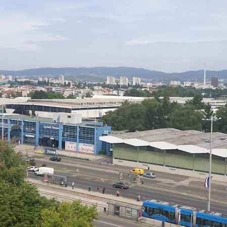 Apartman Lana ,Froudeova Ulica 3 Nasuprot Zg Velesajma Lägenhet Zagreb Exteriör bild