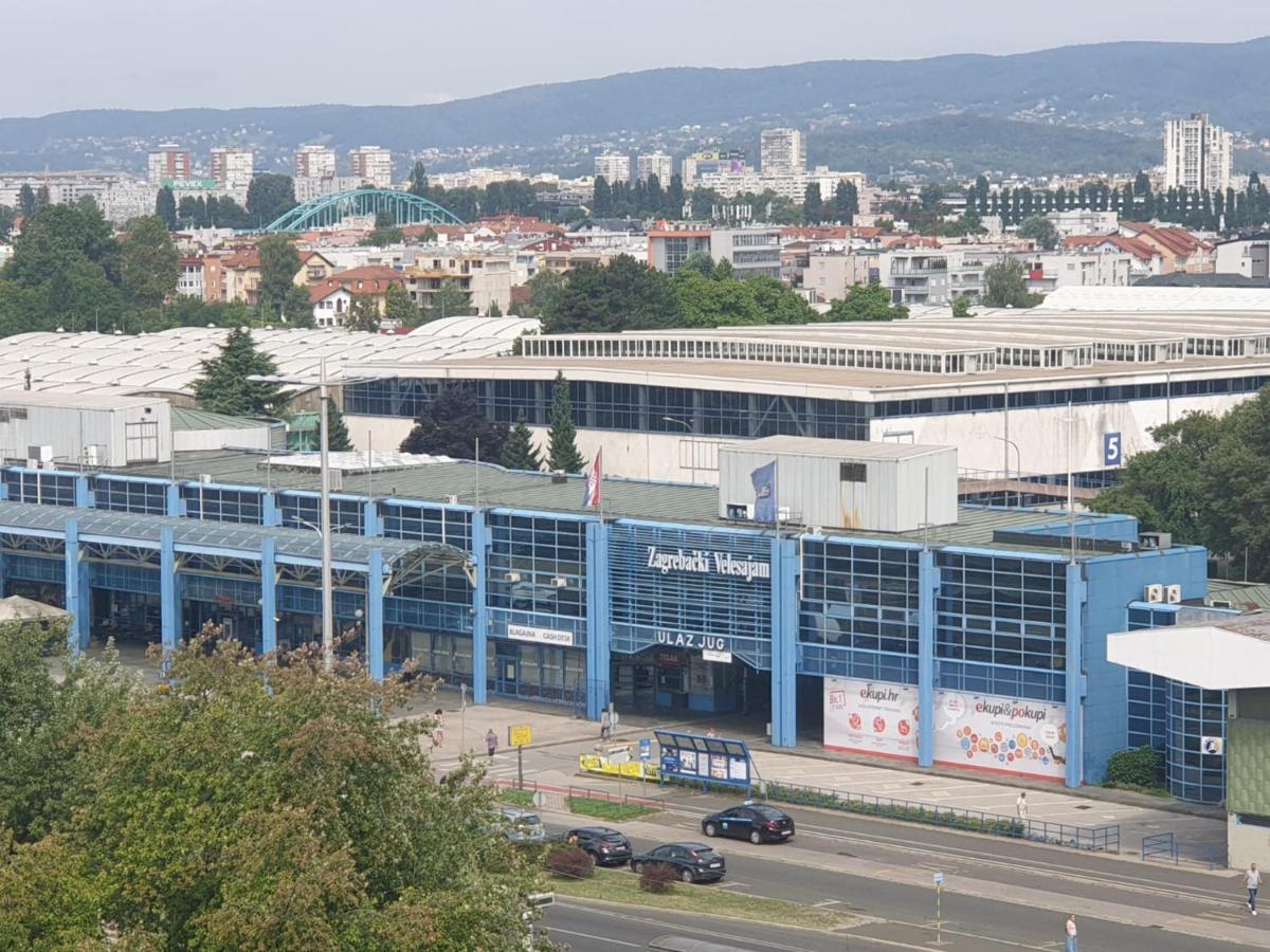 Apartman Lana ,Froudeova Ulica 3 Nasuprot Zg Velesajma Lägenhet Zagreb Exteriör bild