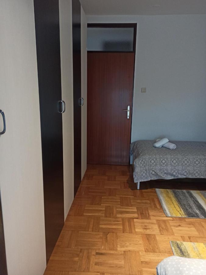 Apartman Lana ,Froudeova Ulica 3 Nasuprot Zg Velesajma Lägenhet Zagreb Exteriör bild