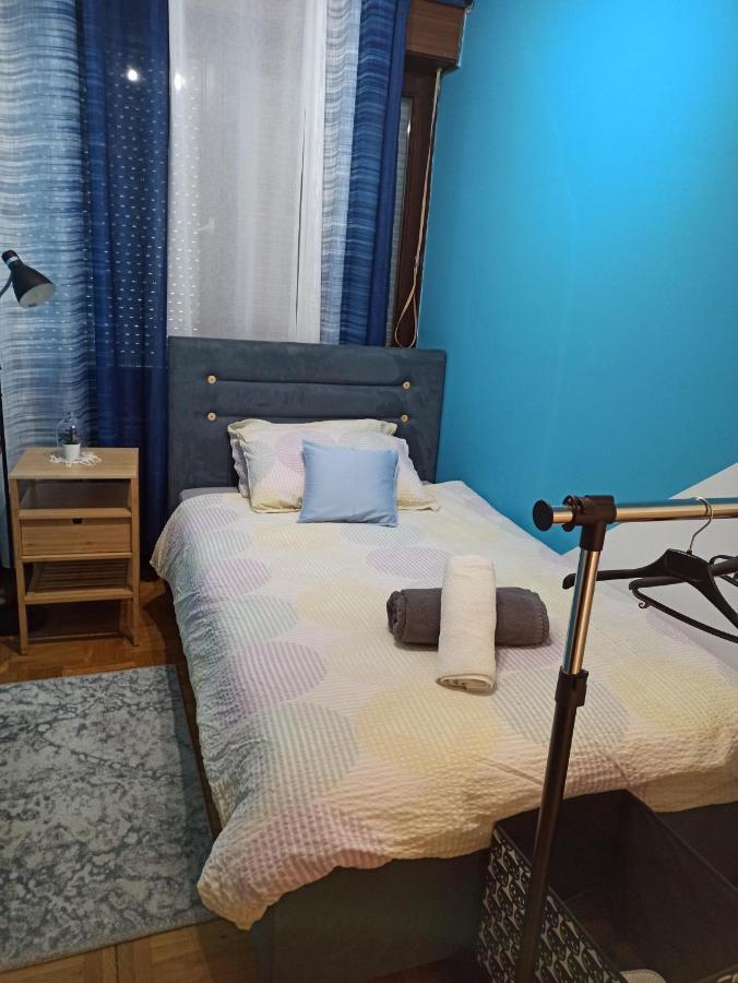 Apartman Lana ,Froudeova Ulica 3 Nasuprot Zg Velesajma Lägenhet Zagreb Exteriör bild
